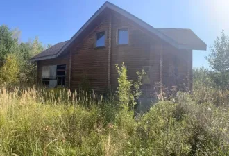 Объекты незавершенного строительства и земельный участок площадью 4999 кв.м. в Калужской области.