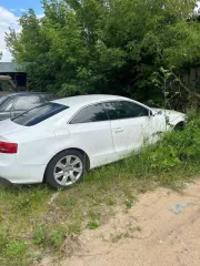 Автомобиль не на ходу, разобраны коробка передач и двигатель (находятся рядом), требуется замена противотуманных фар, покраска бампера, имеются коррозии на крыльях и арках, требуется замена дверных ручек. Были установлены следующие недостатки: слабое масляное давление, перебои в переключении…