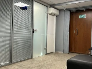 Доля нежилых помещений 509 кв.м и 721,3 кв.м, право аренды ЗУ 779 кв.м, Москва, 3437/10000 доли в праве собственности на нежилое помещение - 509 кв. м (этажи 1-4, мансарда, технический этаж, подвал), нежилое помещение - 721,3 кв. м, (этажи 1, 2, подвал), с учетом неотделимых улучшений (32 поз.)…