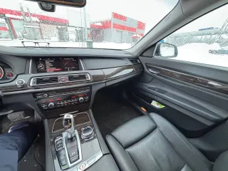 BMW 7 Series 2015 Легковой автомобиль, марка: BMW 7 Series, 2015 г.в., VIN X4XYF41110DZ85680 Находится в залоге в АО «МС Банк Рус».