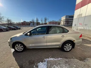 Volkswagen Polo, легковой седан, категория B, 2012 год, VIN: XW8ZZZ61ZDG016359, номер: Х 104 ХВ 190, цвет: серебристо-желтый. На транспортное средство наложено ограничение на регистрационные действия службой судебных приставов по исполнительному производству: ИП: 398071/24/50029-ИП от 02.07.2024…