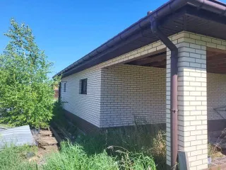 Земельные участки и объекты незавершенного строительства, Омская область. Земельный участок 1786 +/- 30 кв.м и объекты незавершенного строительства в Омской обл. 1) Земельный участок, кадастровый (условный) номер 55:20:233002:1646, место нахождения: РФ, Омская, Усть-Заостровка, Омский, Березовая…
