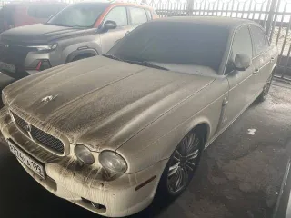 Jaguar XJ, 2009 года, 238 лс, 350000 км, АКПП. Легковой автомобиль, марка: JAGUAR, модель: XJ, год изготовления: 2009 г.в., цвет: белый, VIN: SAJAA71M49VH32606, ПТС: 77УЕ 418166, г/н: Р374УА199, двигатель №: 582615352, мощность двигателя, л. с. (кВт): 238 (175), рабочий объем двигателя, куб. см…