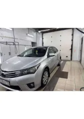 Toyota Corolla 2015 года, 122 лс, 250000 км, АКПП. Техническое состояние тс: транспортное средство соответствует требованиям безопасности, все системы и узлы работают в норме. Допускается к эксплуатации (или к дальнейшему использованию).