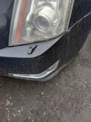 Легковой автомобиль Cadillac CTS GMX322, 2013 г.в., г/н У077ЕК761, VIN код в исполнительном документе и ответе ГИБДД XWFD95E31D0000083, VIN код на лобовом стекле 1GD95E33D0174032. На бампере с левой стороны скол, на лобовом стекле трещины, на зеркалах потертости, по корпусу имеются царапины…