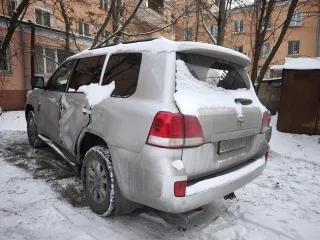 Toyota Land Cruiser 2007 года. VIN: JTMHT05J404004198.