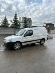 Автомобиль марки Peugeot модель Partner 2010 г.в. VIN-номер VF3GCKFWCAX509722. Легковой автомобиль ПЕЖО ПАРТНЕР. Год выпуска: 2010. Идентификационный номер (VIN): VF3GCKFWCAX509722. Номер кузова: VF3GCKFWCAX509722. Цвет кузова: Белый. Рабочий объем: 1360 см3. Мощность: 55 кВт/75 л.с. Экологический…