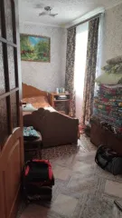 Земельный участок 900 кв.м и дом 89.8 кв.м, Саратовская обл. Адрес: Россия, Саратовская область, Александрово-Гайский район, поселок Васильки, улица Мирная, дом 1/1. Кадастровый номер участка: 64:01:030701:130. Кадастровый номер дома: 64:01:030701:132. Находится в долевой собственности, размер…