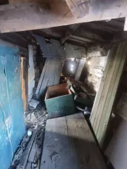 Жилой дом, площадь 27.7 кв.м., адрес: Россия, Челябинская обл., Ашинский р-н, г. Сим, ул. Школьная, дом 8, кадастровый номер: 74:03:0801041:2. Земельный участок, площадь 900 кв.м., адрес: Россия, Челябинская обл., Ашинский р-н, г. Сим, ул. Школьная, дом 8, кадастровый номер: 74:03:0801022:1.