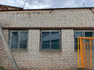 Гараж 121.7 кв. м и земельный участок 396 кв. м, деревня Слуда, Вологодская область. Гараж в д. Слуда, кадастровый номер 35:08:0302021:329, назначение: нежилое, количество этажей, в том числе подземных этажей: 1, в том числе подземных 0, площадью 121,7 кв. м (Российская Федерация, Вологодская…