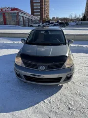 Nissan Tiida 1.6 Elegance, 2008. Легковой автомобиль марки NISSAN, модели Tiida 1.6 Elegance, год выпуска 2008, идентификационный номер (VIN): 3N1FCAC11UK428775. Имущество находится в залоге у ПАО "Совкомбанк". Ознакомление с имуществом осуществляется по согласованию с организатором торгов по эл…
