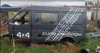 GAZ 2752 SOBOL, 2013 года выпуска, VIN: X96275270E0769236, ГРЗ: В708АК138. Отсутствуют ключи, техника разукомплектована, годные остатки. Ознакомление с имуществом производится по адресу Российская Федерация, Республика Саха (Якутия), Мирнинский район, Ботуобуйинский наслег, Среднеботуобинское…