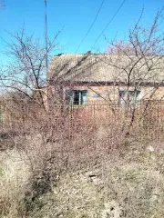 Помещение, местоположение: Ростовская область, рн. Цимлянский, х. Черкасский, ул. Школьная, д. 13, пом. 2, кадастровый номер 61:41:0050301:658, площадь - 46,8 кв.м. с земельным участком, местоположение установлено относительно ориентира, расположенного в границах участка. Почтовый адрес ориентира…