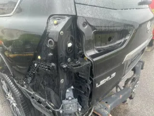 Lexus LX 570 VIN: JTJHY00WX04279138