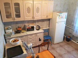 1/2 доли двух квартир и двух земельных участков, Омская область; 1/2 доля квартиры и 1/2 доля земельного участка в Омской обл.; еще 1/2 доля квартиры и 1/2 доля земельного участка в Омской обл.; жилое помещение с кадастровым номером 55:23:310103:280, адрес: Омская область, Русско-Полянский район…