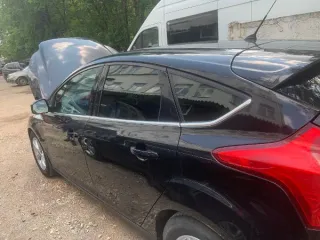 Ford Focus 2013 года выпуска. Пробег 268 км. Объем двигателя 1999 см³, мощность 149.6 л.с. Коробка передач робот. Государственный регистрационный знак M 161 MB 702. VIN номер X9FKXXEEBKDU87899. Экологический класс пятый.