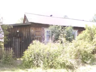 Нежилое помещение площадь 12,7 кв.м., кадастровый номер 59:29:0070004:170. Адрес объекта: Пермский край, Осинский городской округ, с. Верхняя Давыдовка, ул. Молодежная, д.5. Характеристика: Фундамент: бетонный ленточный; Стены: брус; Перекрытия: деревянное утепленное; Крыша: шифер по деревянной…