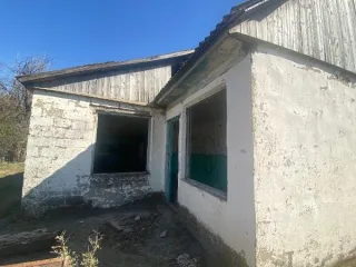 Здание школы 188,4 кв. м с участком 2007 кв. м, Ставропольский край. Здание школы с земельным участком здание школы, общей площадью 188,4 кв. м, кадастровый номер 26:13:000000:2537; земельный участок общей площадью 2007 кв. м, кадастровый номер 26:13:140501:49, категория - земли населенных пунктов…