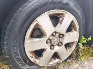 Toyota Sienna 2004 года, 218 л.с., пробег 100000 км, АКПП. Легковой автомобиль Toyota Sienna LE, 2004 г.в., VIN 5TDZA23C74S113839.