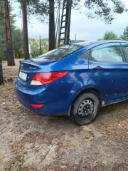 Hyundai Solaris 1.4 GI AT 2011 года выпуска, темно-синий цвет, VIN Z94CT41CBBR011885, государственный номер К452СО29, объем двигателя 1396 куб. см, мощность двигателя 78,7 кВт/107 л.с. Состояние транспортного средства: в рабочем состоянии.