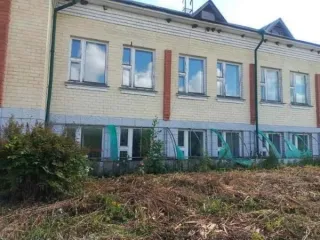 Земельный участок площадью 10675 кв.м., здание 1985.9 кв.м., Орловская область. Кадастровый номер участка: 57:07:0030402:357. Сооружения: электрические сети с трансформаторной подстанцией протяженностью 532 м, кадастровый номер 57:07:0710101:223; пожарные резервуары площадью 200 кв.м, кадастровый…