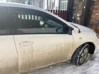 Toyota Corolla Fielder 2010 года выпуска. Идентификационный номер (VIN) отсутствует, номер кузова: NZE141-9154558. В залоге у ПАО «Совкомбанк».