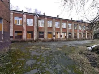Здание больницы им. Семашко с земельным участком, 1928 кв. м, Ярославская область, расположенное по адресу: Ярославская область, г. Ярославль, ул. 8 Марта, д. 5, с земельным участком, в составе: здание больницы им. Семашко, кадастровый номер 76:23:010101:188926, назначение: нежилое, количество…
