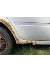 Lada Kalina, 2011 года, 84,3 лс, 241000 км. Легковой универсал, марка: LADA, модель: 111730 LADA KALINA, год изготовления: 2011, VIN: XTA111730C0165811, г/н: К462РВ12. ТС не заводится. Коррозия по кузову, пороги и арки сгнили - требуют замены. Необходима замена глушителя, проблемы с электрикой…