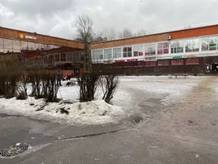 доля в нежилых помещениях и земельном участке  	1/10  одна десятая  доли в земельном участке, кадастровый номер: 78:11:0006028:2145, виды разрешенного использования: для размещения объектов торговли, местоположение: 195213, г. санкт петербург, новочеркасский проспект, дом 52,  литера а , площадь…