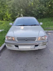 Toyota Corona Premio 1997 года, 140 л.с., пробег 580000 км, автоматическая коробка передач. Цвет белый. VIN отсутствует. ПТС 25 ТЕ 255593. Модель двигателя 3S7210283, бензиновый, объем 1998 см³. Номер кузова ST210-0015782. Разрешенная максимальная масса 1645 кг, масса без нагрузки 1120 кг…