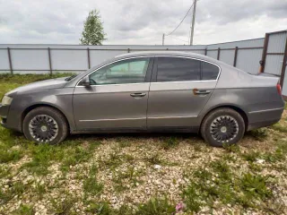 Volkswagen Passat 2008 года, идентификационный номер XW8ZZZ3CZ8G001579, номер кузова XW8ZZZ3CZ8G001579. Цвет кузова серый. Тип двигателя бензиновый, номер двигателя BZB 125153, рабочий объем 1798 см³, мощность 160 л.с. (118 кВт). Экологический класс четвертый. Тип транспортного средства легковой.