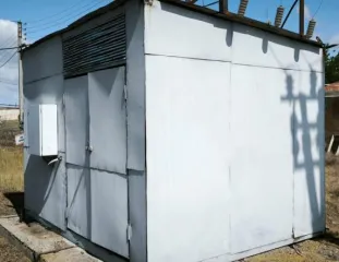 АБЗ в селе Солодники: земельный участок кадастровый номер 30:11:050110:50 площадью 34 380 кв.м по адресу Астраханская область, Черноярский район, село Солодники; арочное сооружение Ангар Солодники, 375 кадастровый номер 30:11:050110:257 площадью 405,7 кв.м по адресу Астраханская область…