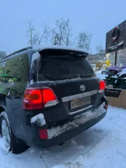 Toyota Land Cruiser 200, 2012 года, 235 л.с., 199544 км, полный привод, АКПП. Марка, модель ТС: TOYOTA LAND CRUISER 200. Ид.№ (VIN): JTMHV05J004095769. Тип ТС: легковой универсал. Категория ТС: В/М1G. Год изготовления ТС: 2012. Кузов (кабина, прицеп): JTMHV05J004095769. ПТС 78 УТ 209994.