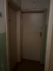 1/2 доли в квартире 17,1 кв.м, г. Чебоксары 1/2 доля в праве на жилое помещение, площадью 17,1 кв. м, расположенное по адресу: Чувашская Республика, г. Чебоксары, пр. M. Gorkogo, д. 9, к. 107 кадастровый №21:01:010109:1513 общая площадь: 17.1 вид жилого помещения: квартира кадастровый номер…