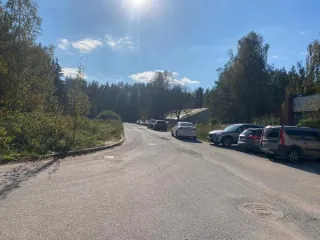 Лом черного металла 645 кг. Вес 645 кг, реестровый номер 0024КДЗ0000052, местонахождение: Российская Федерация, Санкт-Петербург, город Сестрорецк, Заречная дорога, дом 9, литера Б (склад № 7 Ремонтного участка Курортного района теплоснабжения). Имущество получено в ходе демонтажа движимого…