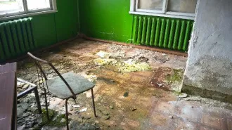 Нежилое здание магазина продовольственного, кадастровый номер 10:19:0020120:23, общей площадью 114,9 кв.м., расположенное по адресу: Республика Карелия, р-н Муезерский, п. Ледмозеро, пер. Школьный, д. 4, с земельным участком, кадастровый номер 10:19:0020120:29, общей площадью 224 +/-5 кв.м.
