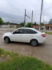 Lada Granta, 2022 года, 90 лс, 230700 км. Характеристики ТС: год выпуска 2022, ПТС электронный (в залоге у банка), владельцев по ПТС - 1, состояние: одно ДТП. Повреждения были на капоте, бампере, радиатор охлаждения. После ДТП восстановили, но есть незначительные царапины. 90 л.с., двигатель…
