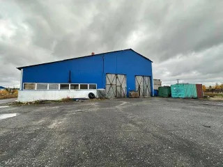 Имущественный комплекс в Новом Уренгое, включая ТМЦ, расположенный по адресу: Ямало-Ненецкий автономный округ, г. Новый Уренгой, восточная промзона (база), в том числе: право аренды земельного участка (на неопределённый срок) площадью 8317 кв. м, кадастровый номер 89:11:030302:120, расположенный в…