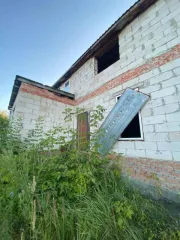 Жилой дом 203,2 кв.м, участок 2122 кв.м, Челябинская область. Кадастровый номер дома: 74:07:1000014:390, участка: 74:07:1000014:35. Объект может быть приобретен с использованием заемных средств ПАО Сбербанк.