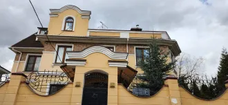 Жилой дом 558.8 кв.м, гараж 45.8 кв.м, участок 1113 кв.м, Московская обл. Жилой дом - 558,8 кв. м, адрес: Московская обл., г.о Ленинский, г. Видное, ул. Весенняя, д. 6, гараж- 45,8 кв. м, земельный участок - 1 113 кв. м, местоположение установлено относительно ориентира, расположенного в границах…