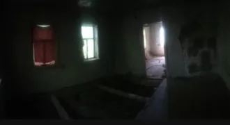 Жилое здание, площадь: 46,1 кв.м, кадастровый номер: 34:16:180001:352 и земельный участок, площадь: 1300 кв.м, кадастровый номер: 34:16:180001:113. Категория земель: земли населенных пунктов, вид разрешенного использования: для ведения личного подсобного хозяйства. Адрес: Россия, Волгоградская…