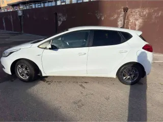 Kia Ceed 2013 Kia Ceed, 2013 года, 135 лс, 138937 км, АКПП еще Kia Ceed, 2013 года, 135 лс, 138937 км, АКПП еще автотранспортное средство со следующими характеристиками: Модель автомобиля: KIA CEED; 2013 года выпуска; номер двигателя G4FGCZ627314; VIN: U5YHM512BDL048919.