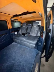 Mercedes-Benz Viano 3,5, 2007 года выпуска, черный цвет; мощность двигателя 231 л.с.; идентификационный номер VIN WDF63981313327520; государственный номер A174AA99. В автомобиле существенно проработан интерьер.
