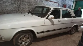 ГАЗ-3102, 2008 года выпуска, VIN X9631020081424176, цвет белый. Мощность двигателя: 131,9. Объем двигателя: 2429. Коробка передач: механика. Пробег: 546648. VIN номер: X9FFXXEEDF4E35005. Экологический класс: третий. Вид транспорта: легковой. Привод: задний. Государственный регистрационный знак…