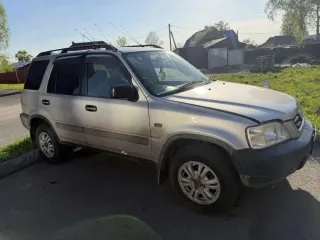 Honda CR-V 1996 Легковой автомобиль, марка: HONDA, модель: CR-V, год изготовления: 1996, цвет: серый, VIN: отсутствует, вид собственности: индивидуальная. Особенности тех. состояния: вмятина на переднем крыле.