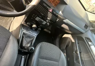 Автомобиль легковой, марка: Opel, модель: Astra, VIN: XUF0AHL698B000068, год изготовления: 2008
