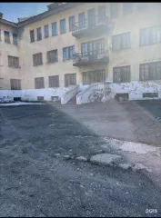 - отдельно стоящее нежилое здание стационара общей площадью   3 101,4 кв. м, кадастровый номер 42:12:0106003:1129, расположенное по адресу: Кемеровская область - Кузбасс, Таштагольский район,  пгт Мундыбаш,       ул. Григорьева, д. 22. - земельный участок общей площадью 2 873 кв. м, кадастровый…