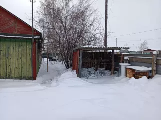 Земельный участок площадь 2190 +/- 33 кв.м. кадастровый номер 14:32:140101:83 и 
Жилое здание, площадь  83.5 кв.м., кадастровый номер 14:32:140101:1667 вид права, доля в праве: Общая долевая собственность 1/2
Расположенные по адресу Республика Саха, у. Хангаласский, с. Октемцы, ул. Эркээни, д. 5