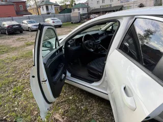 KIA K5, год выпуска 2021. Кузов № XWEG2414BM0001750, VIN: XWEG2414BM0001750. Находится в залоге.