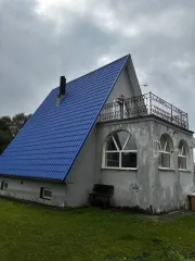 Дом 189,9 кв.м и земельный участок 1492+/-27 кв.м в Кемеровской обл. Жилой дом, расположенный по адресу: Кемеровская область, Елыкаевское сельское поселение, деревня Жургавань, ул. Центральная, 51ж, имеющий общую площадь 189.9 кв.м, (кадастровый номер объекта недвижимости 42:04:0211016:331)…